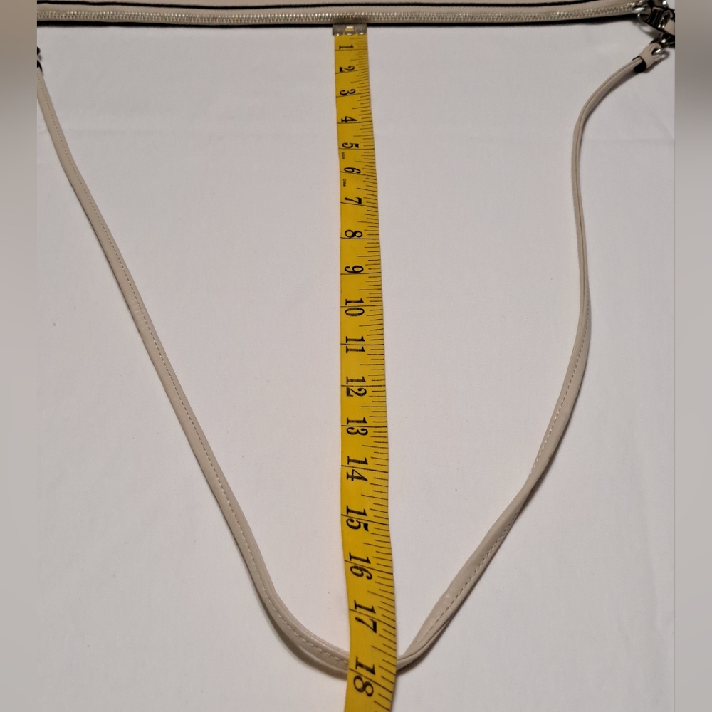 COACH Bleecker Daily Shoulder Bag Style 29461 in Ecru Leather EUC - Picture 11 of 16